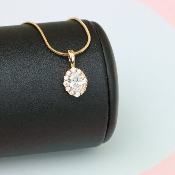 "Oval White Pendant with Halo Design in Gold-Plated Brass Setting, XPPT1812 - Picture 5 of 14